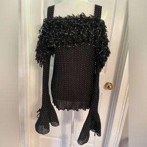 KAELYN-MAX-II BLACK-WHITE TOP, CRINKLED CHIFFON, FRINGE RUFFLE, COLD SHOULDER 1X